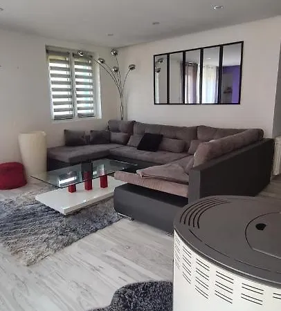 Maison Piscine Holiday home