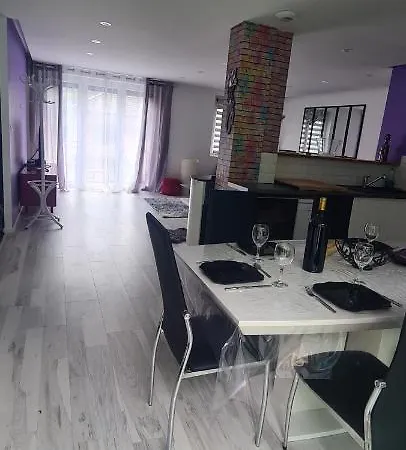Maison Piscine Holiday home *